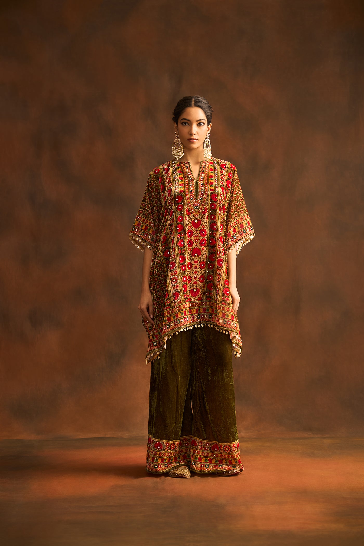 Gulzaar-e-Velvet Set