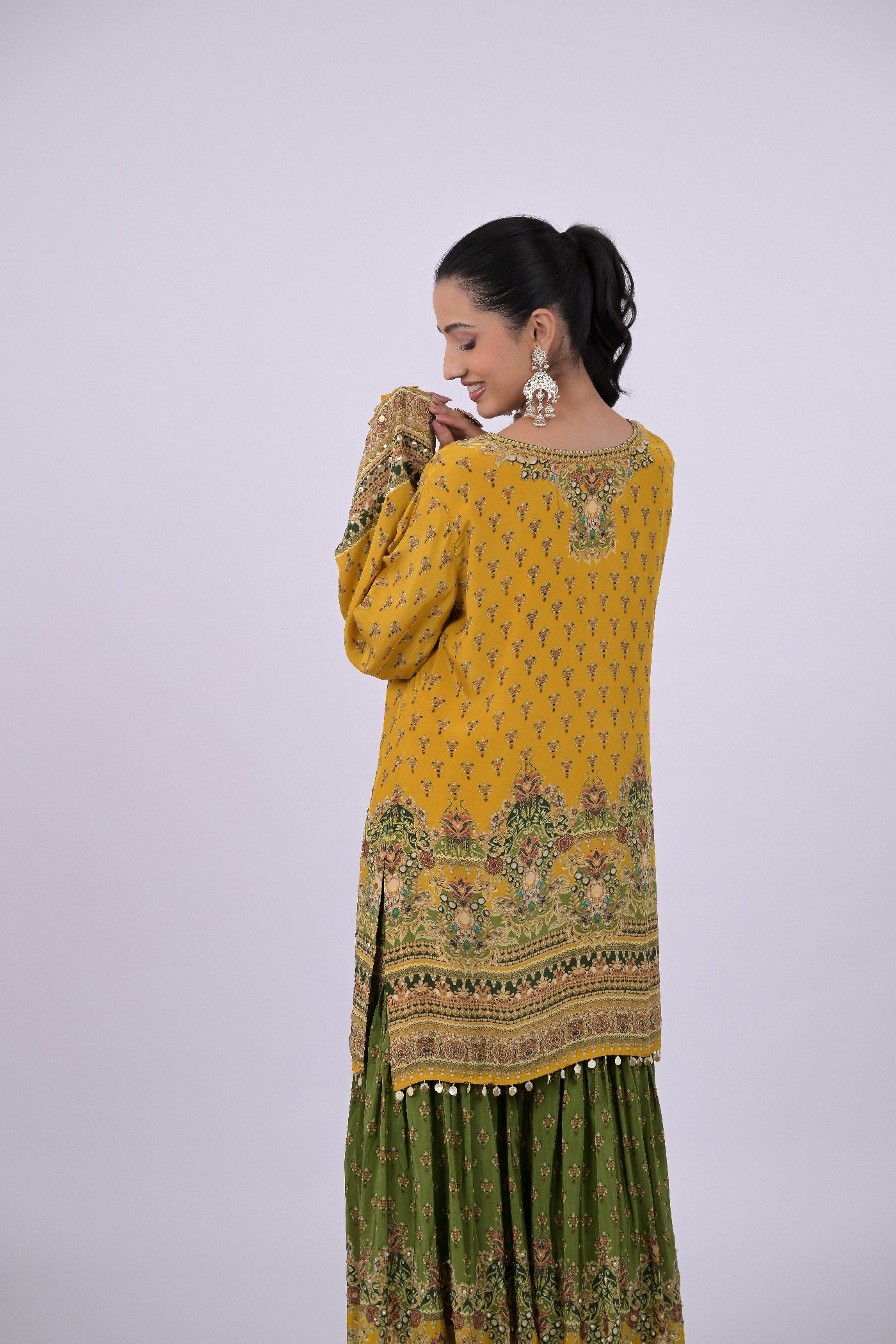 Amaira Sharar set