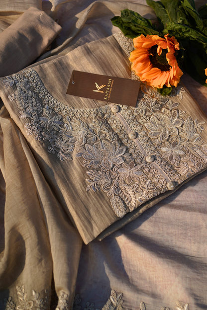 Harnaaz Mul Suit Set