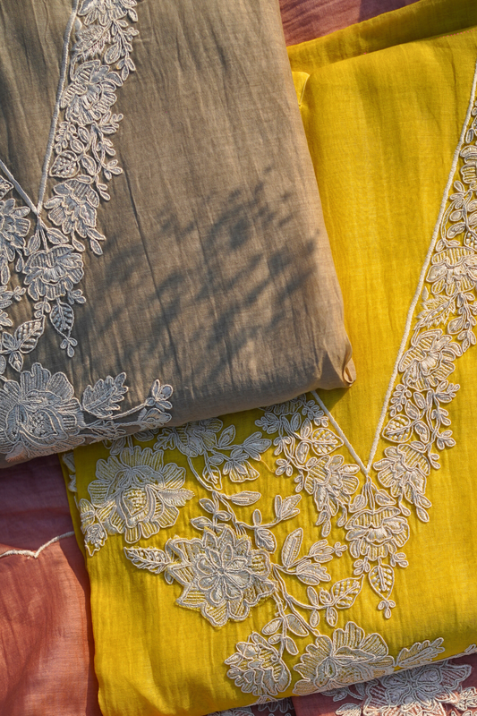 Nazzakat Mul Suit Set