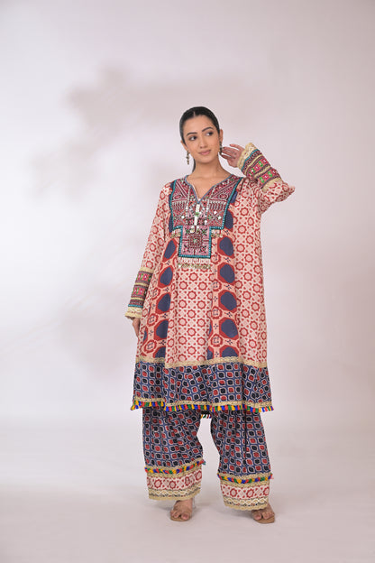 Rangrez Panelled Kurta Set