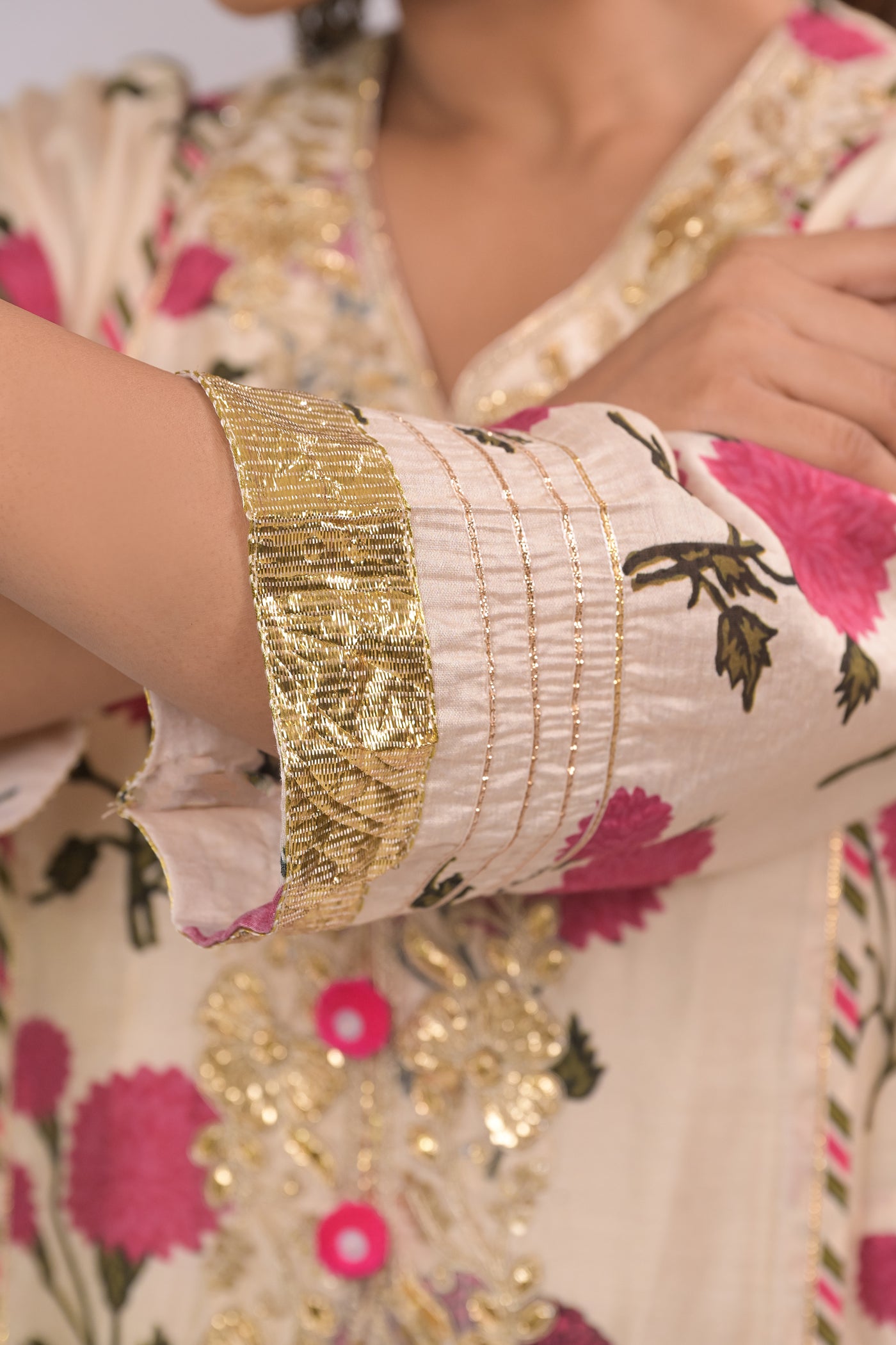 Gulbahar Ivory Kurta Set