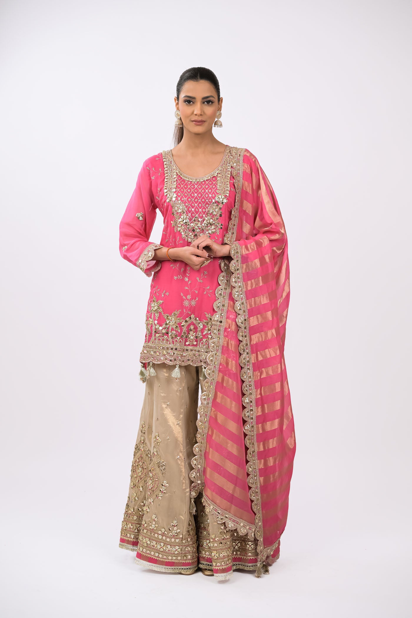 Zariya Embellished pink Kurta Set