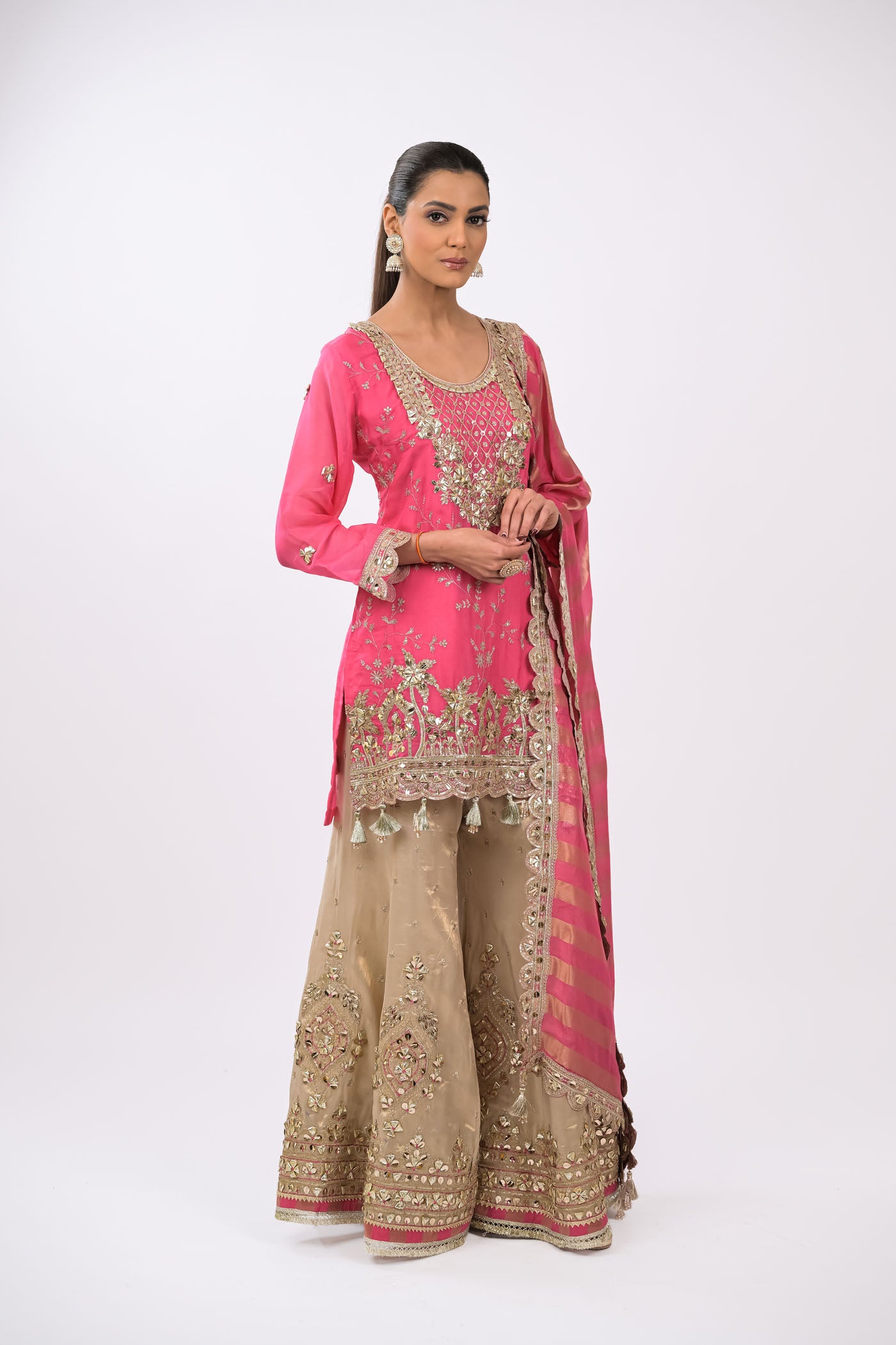 Zariya Embellished pink Kurta Set