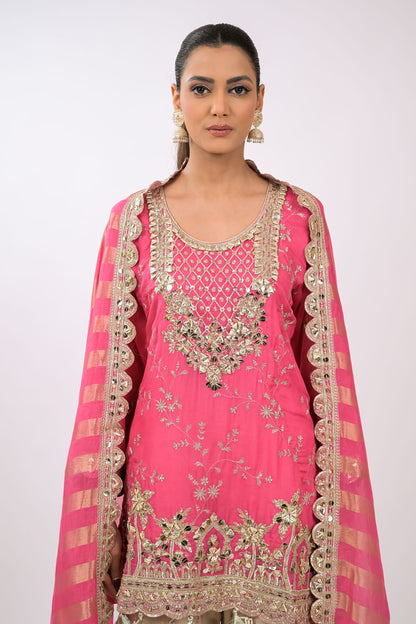 Zariya Embellished pink Kurta Set