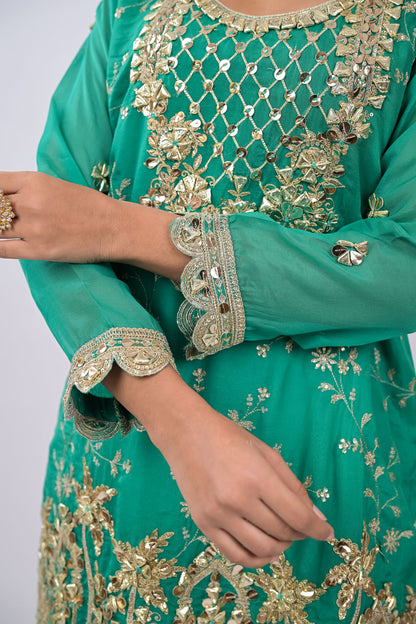 Zariya Embellished teal green Kurta Set