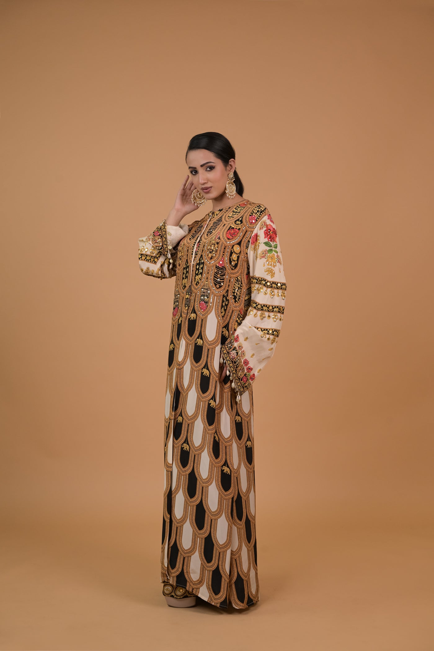 Mehr Angoori Panelled Kurta Set