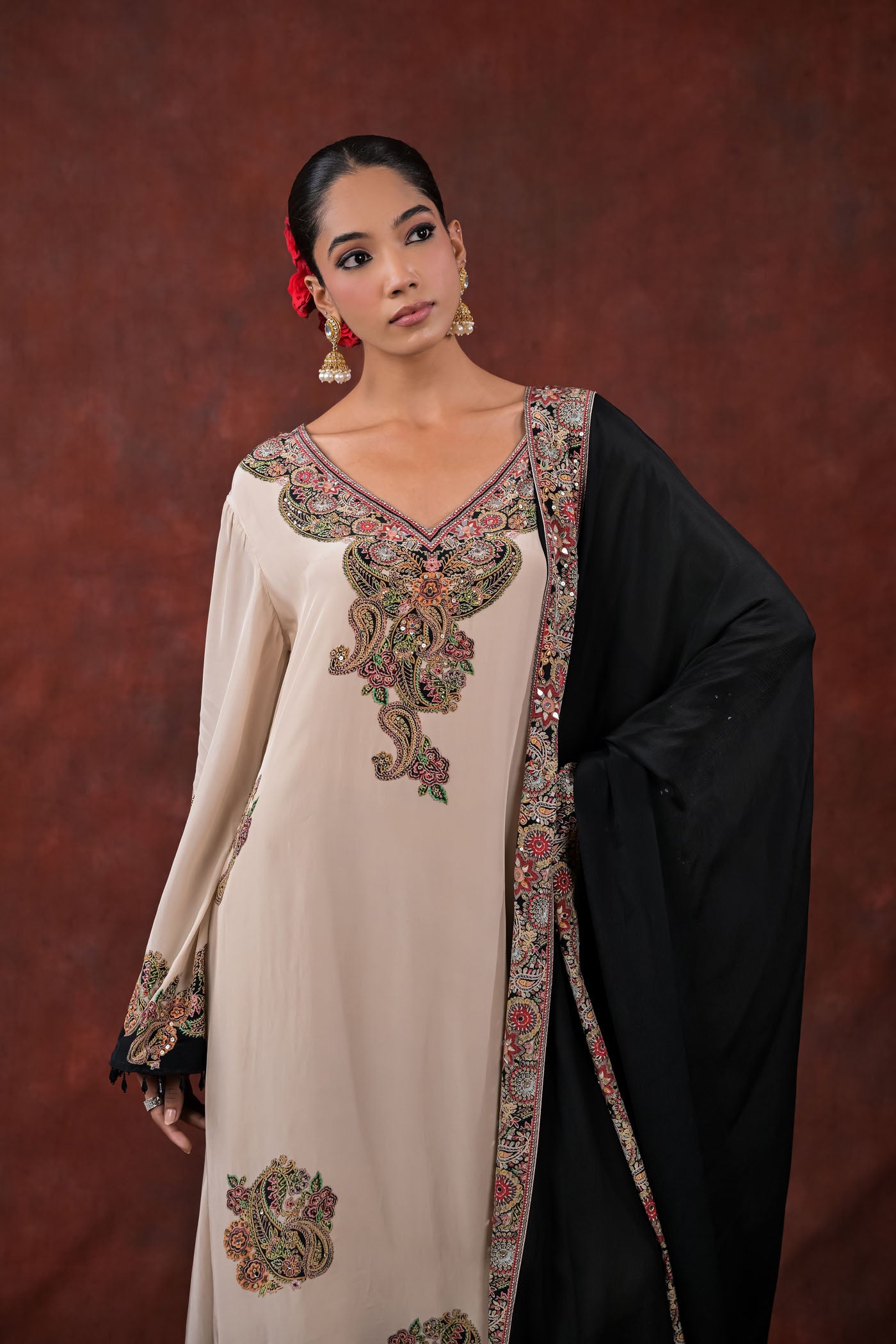 Ivory Noir Embroidered Kurta Set