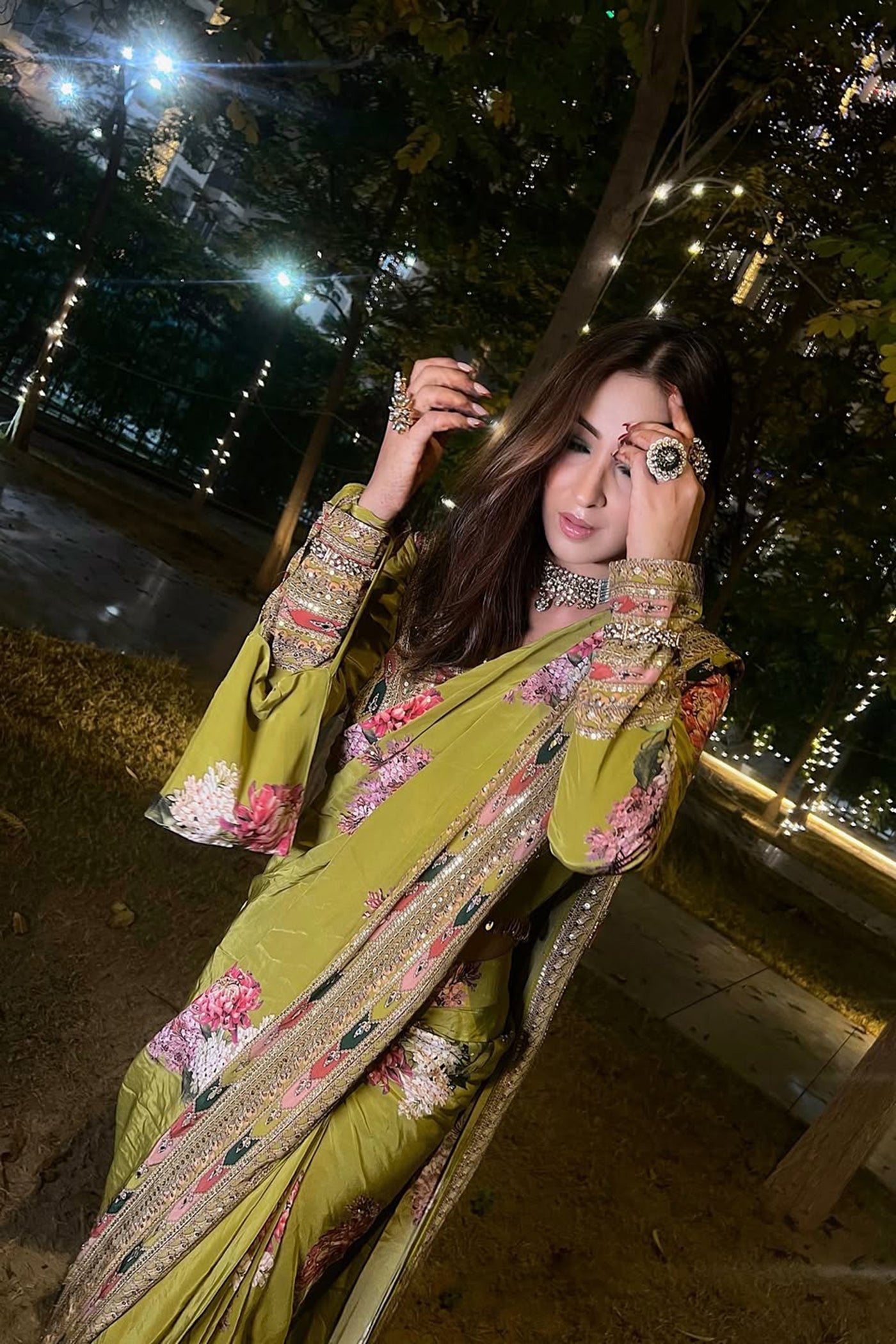 Anmol Bhaitya In Olive Bloom Designer Saree