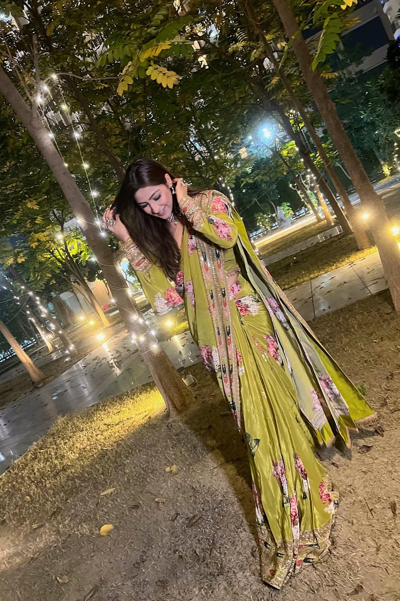 Anmol Bhaitya In Olive Bloom Designer Saree