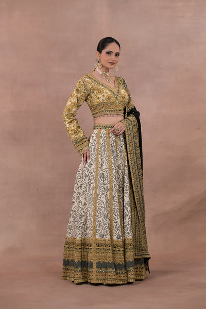 Elara Pure Crepe