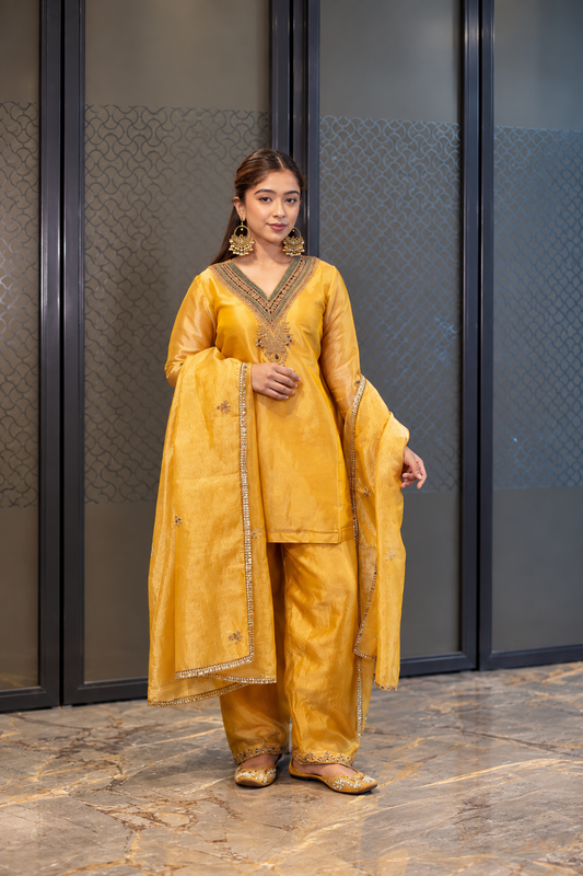 Sunehra Suit Set