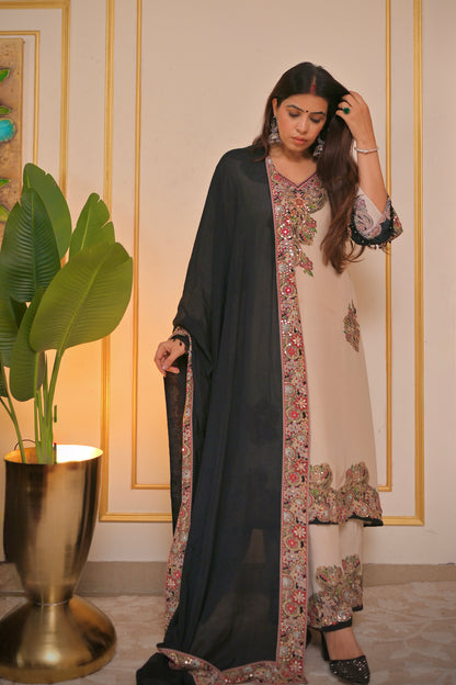 Himani Seth In Ivory Noir Embroidered Kurta Set
