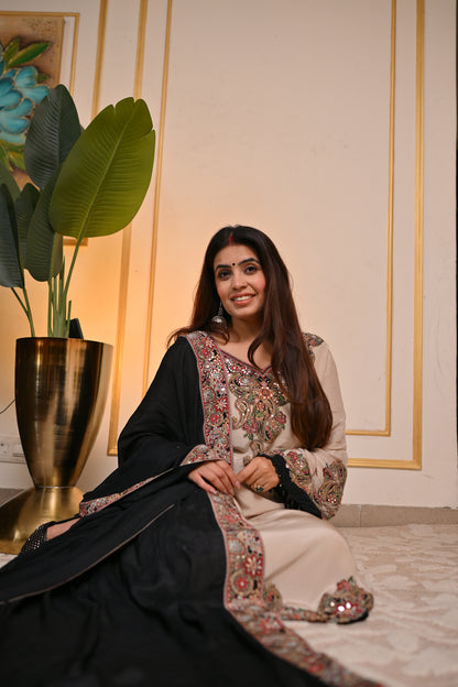 Himani Seth In Ivory Noir Embroidered Kurta Set