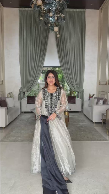 Mehal Kejriwal In Riwaayat Suit Set