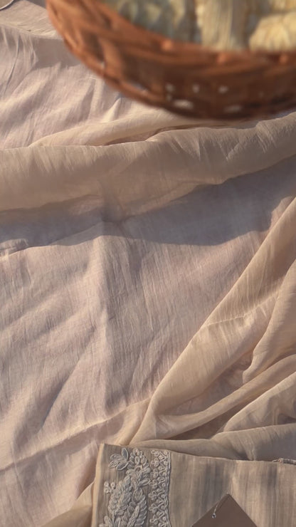 Harnaaz Mul Suit Set